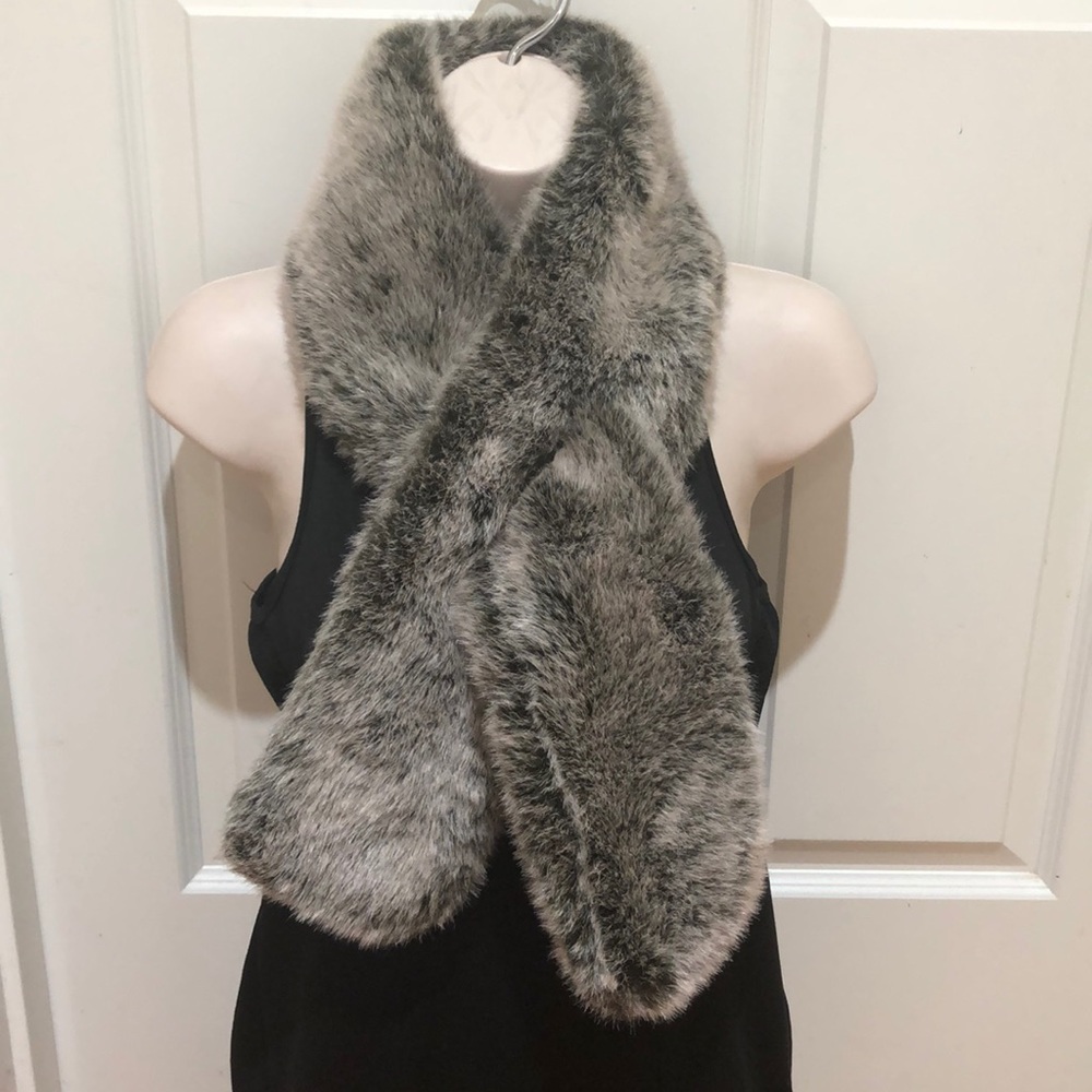 NWOT Envision Studio Faux Fur Scarf